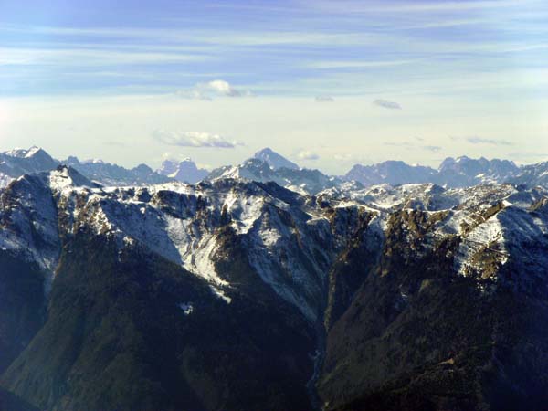 Gipfelblick gegen W; in Bildmitte hinten der Antelao, links davon der Monte Pelmo