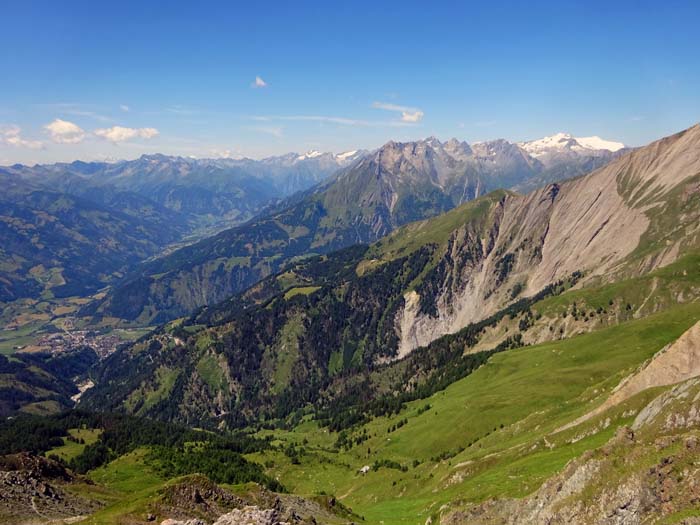 hoch über Matrei reicht der Blick vom Venediger bis hinter den Lasörling hoch über Matrei reicht der Blick vom Venediger bis hinter den Lasörling