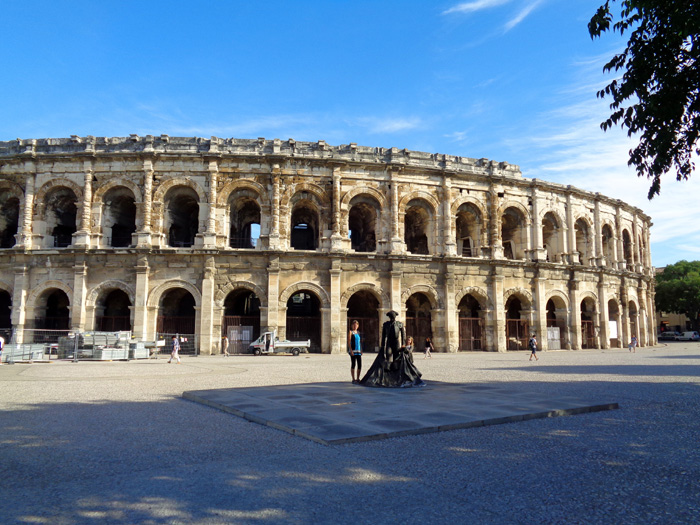 das römische Amphitheater in Nîmes gilt als das besterhaltenste überhaupt und bietet 22.000 Sitzplätze