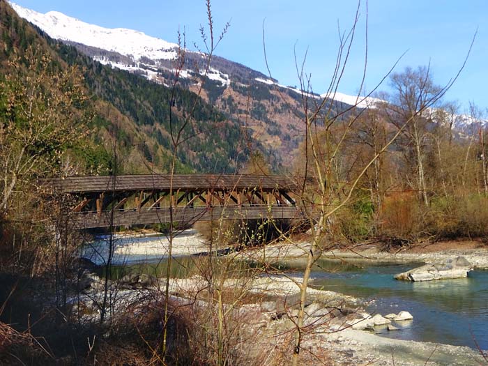 an der Tagger-Lutz-Brücke beginnt ...