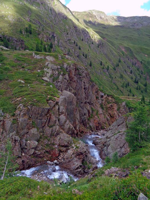 oberhalb des Talschlusses die Schrentebachschlucht, in welche vor etlichen Jahren ein Osttiroler Bergführer von einer Lawine gespült wurde