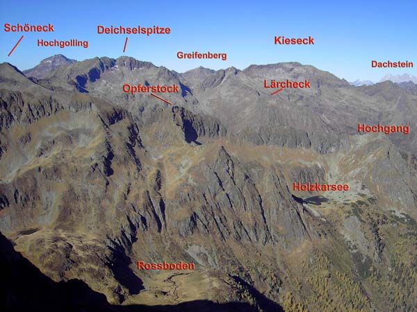 Gipfelblick vom Wiegeneck nach WNW ...