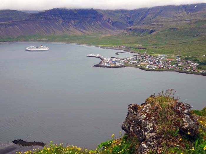 abschließend der Blick auf Grundarfjörður, wo wir gestartet sind