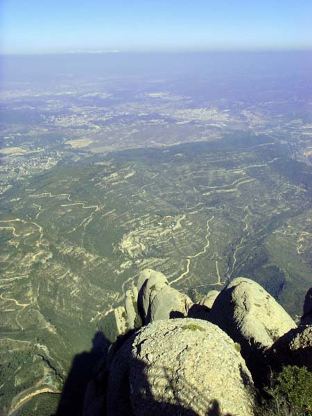 gegen N der Serrat de Sant Jeroni, über den die Ferrada Teresina direkt am Gipfel aussteigt