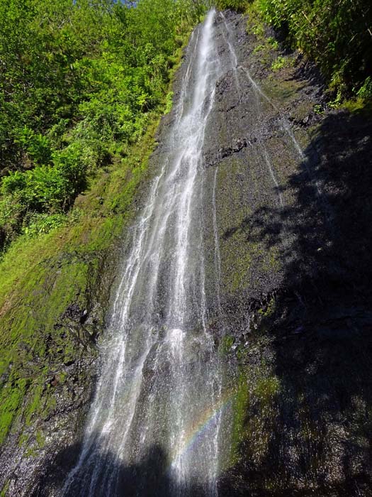 bleibt man am Steig, erreicht man in Kürze unbehelligt den eindrucksvollen Vaioro-Wasserfall, ...