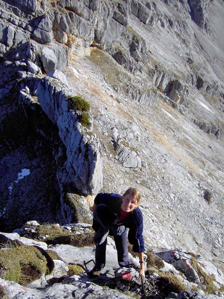 Steilabstieg vom Seehorn gegen die Truhe, eine schreinartige Felsformation am Beginn des Grates zu den Rothörnern