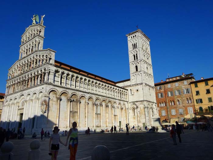 neben dem Dom die bedeutendste Kirche in Lucca: San Michele in Foro mit seiner üppigen Fassade, anstelle des antiken römischen Forums