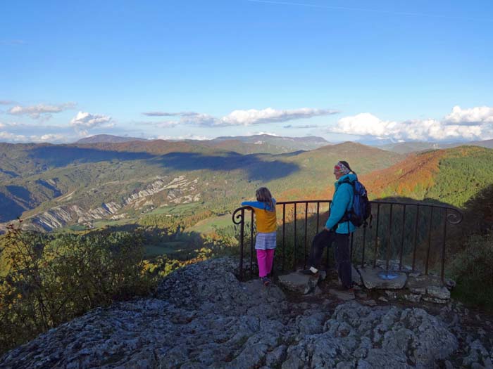 Gipfelblick auf den nördlichen Apennin in Richtung Bologna