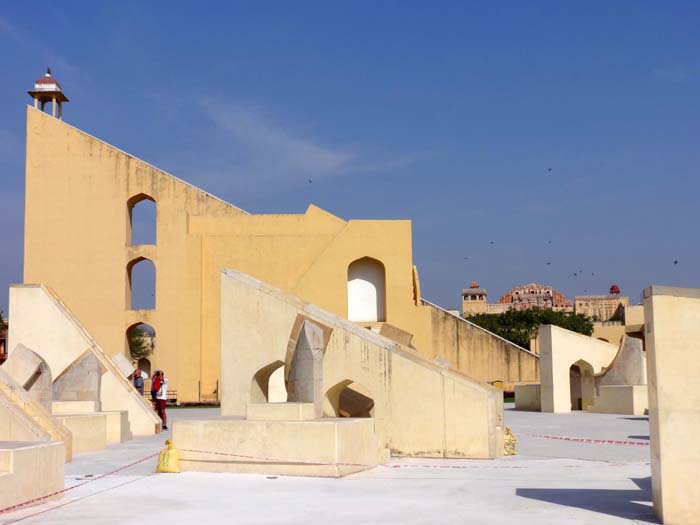 Jantar Mantar, das 1728 angelegte Freilichtobservatorium Jaipurs, zählt seit 2010 zum UNESCO-Weltkulturerbe