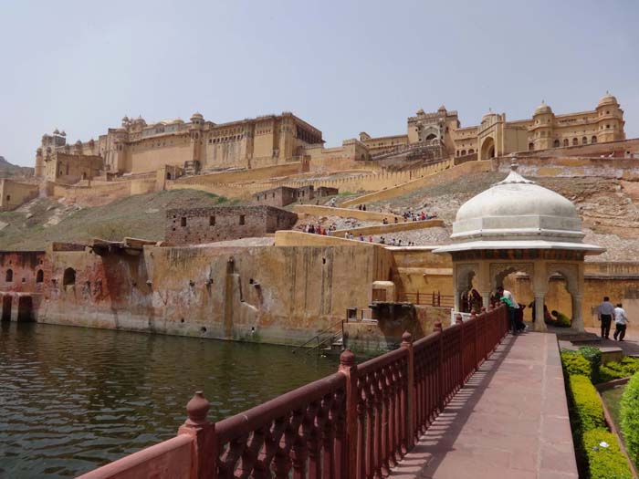 das Palastfort von Amber nö. von Jaipur, einer der baulichen Höhepunkte einer Indienreise