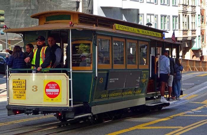 ein weiteres Unikum stellen die San Francisco Cable Cars dar, welche bereits 1873 in Betrieb genommen wurden und somit das älteste Beförderungssystem dieser Art und gleichzeitig das einzige verbliebene der Welt ist