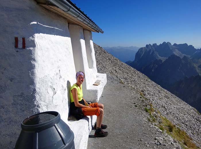 ... zur neu sanierten Linderhütte auf 2688 m 
