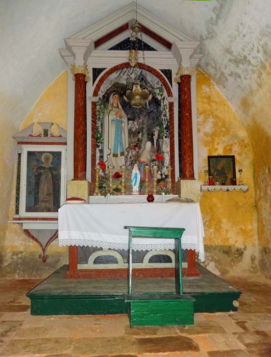 im Inneren der Kapelle Gospa od Snježna aus dem Jahr 1706