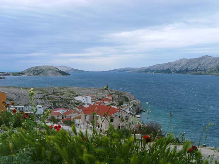 Sveti Vid von N (Kustići); die Hauptstadt liegt ganz hinten (Landsenke links der Bildmitte)