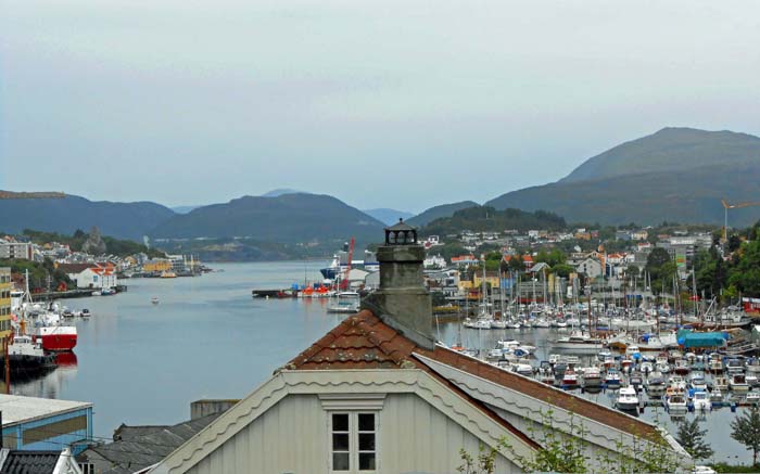 Kristiansund hat den geschütztesten Hafen des Landes und ist Ausgangspunkt ...