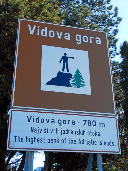 Vidova gora - der höchste Inselberg Kroatiens; der manchmal dafür ausgegebene Sveti Ilija ist 961 m hoch und liegt noch weiter südlich auf der (Halbinsel!) Pelješac