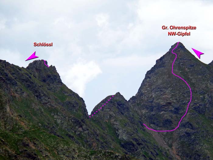 das Schlössl von der anderen Seite (von Westen) mit dem obersten Gipfelaufschwung aus der Scharte