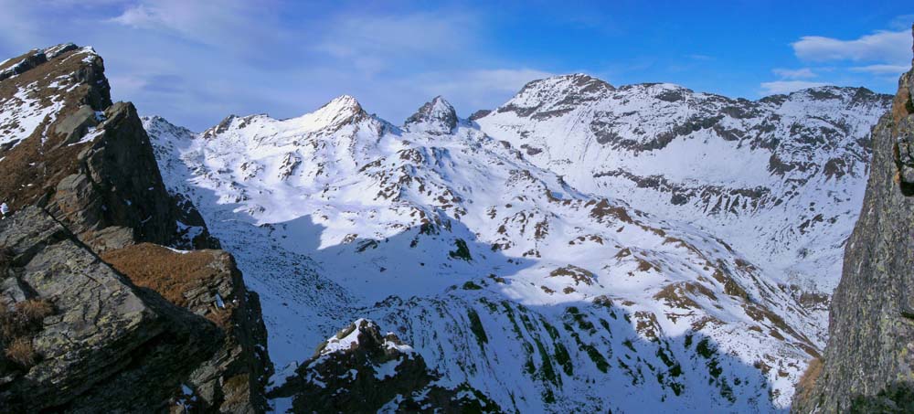 über dem Nasenschartl dann plötzlich alpines Ambiente - der Hintereggengraben mit seinen fantastischen Schibergen
