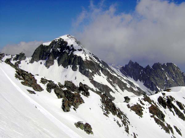 Blick aus der Gipfelflanke nach N auf Schafkarkogel und den zerscharteten Koglkarkopf