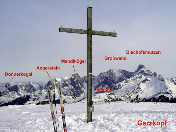 Gipfelkreuz mit Gosaukamm