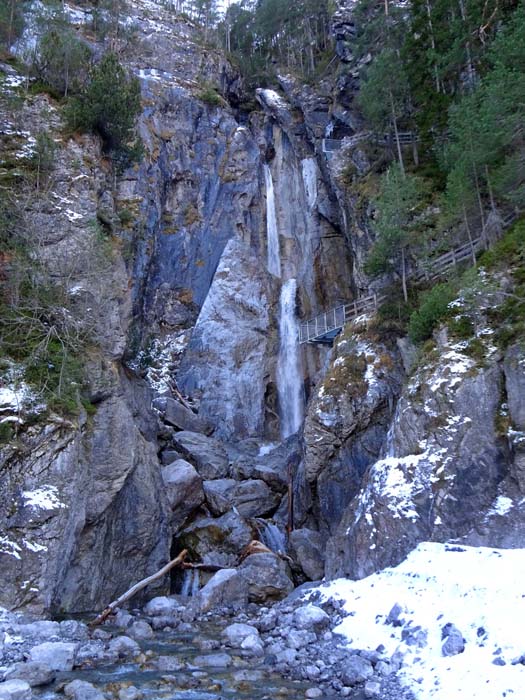 der lange Aufstieg vom Drautal zum Laserztörl beginnt unweit des imposanten Frauenbach-Wasserfalls nahe Lavant