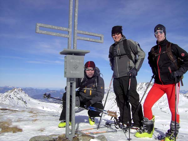 Roman, Günter und David am Gipfel des Baumgartgeier