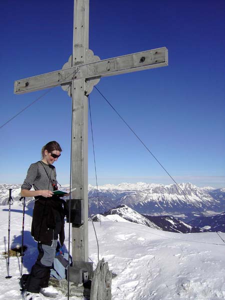 Gipfelkreuz gegen NNO (Grimming)