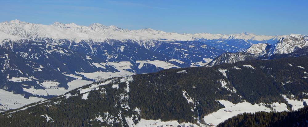 das Panorama im NO vom Hochschober bis zur Hochalmspitze