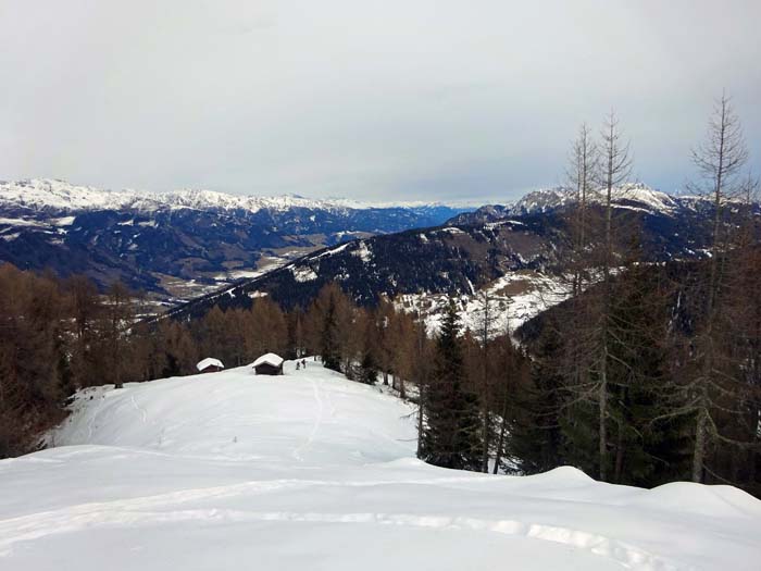 Blick über den Kartitscher Sattel ins Osttiroler Gailtal