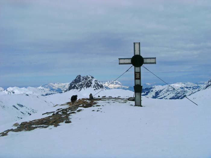im N der Klotz des Gr. Rettenstein, der markantesten Berggestalt der Kitzbüheler Alpen